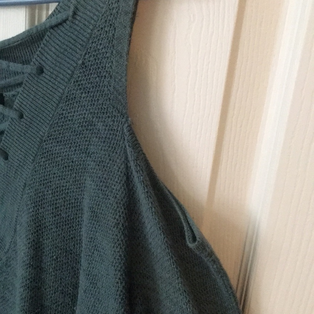 Express Sweater - Picture 3 of 3